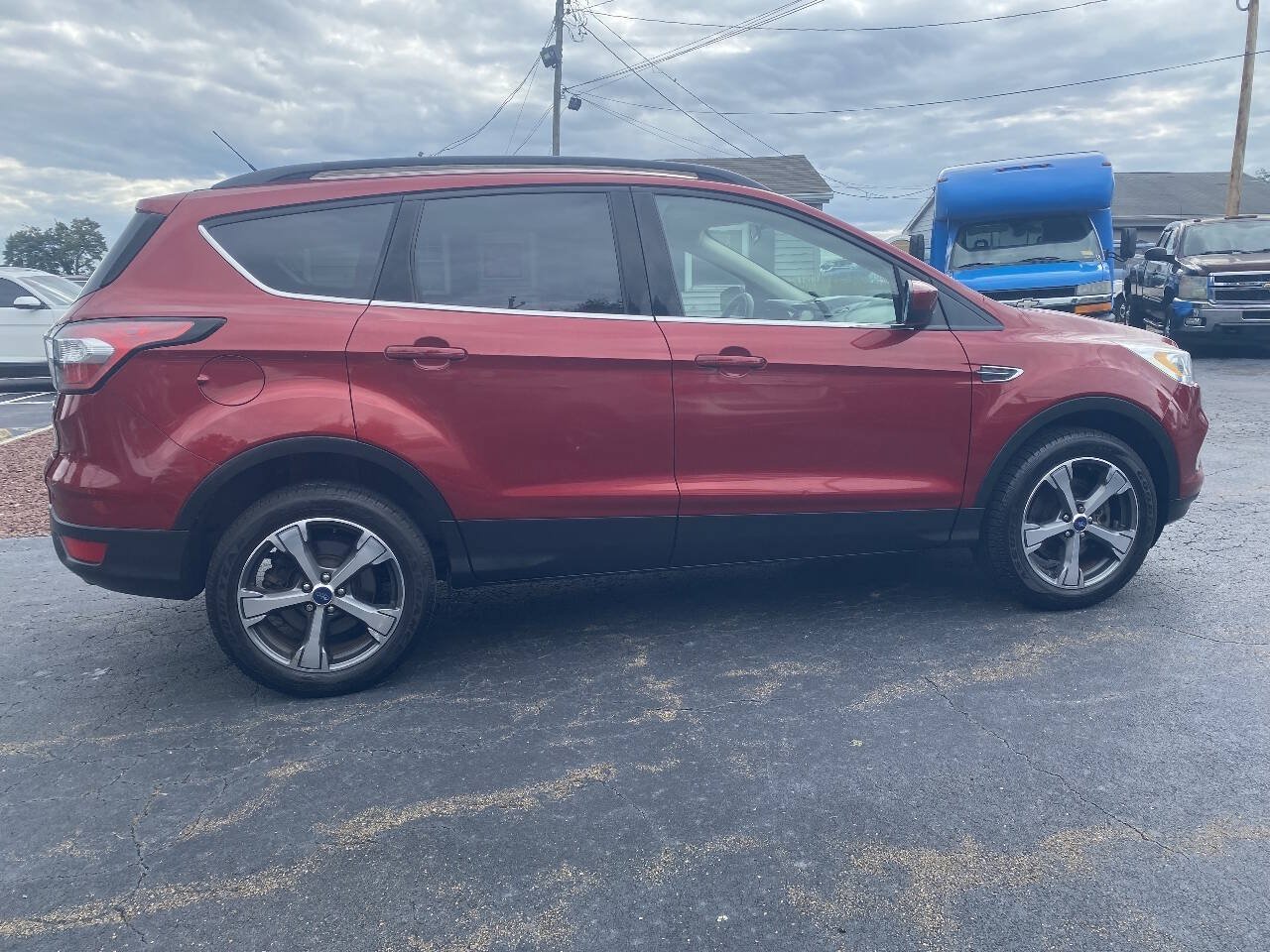 Used 2017 Ford Escape SE w/ Equipment Group 201A AWD/4WD image 7