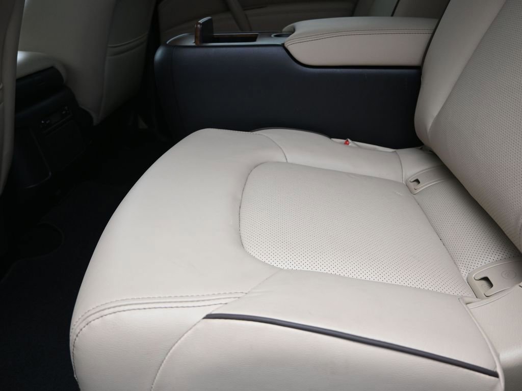 Used 2024 Nissan Armada SL w/ Captain's Chairs Package RWD image 16