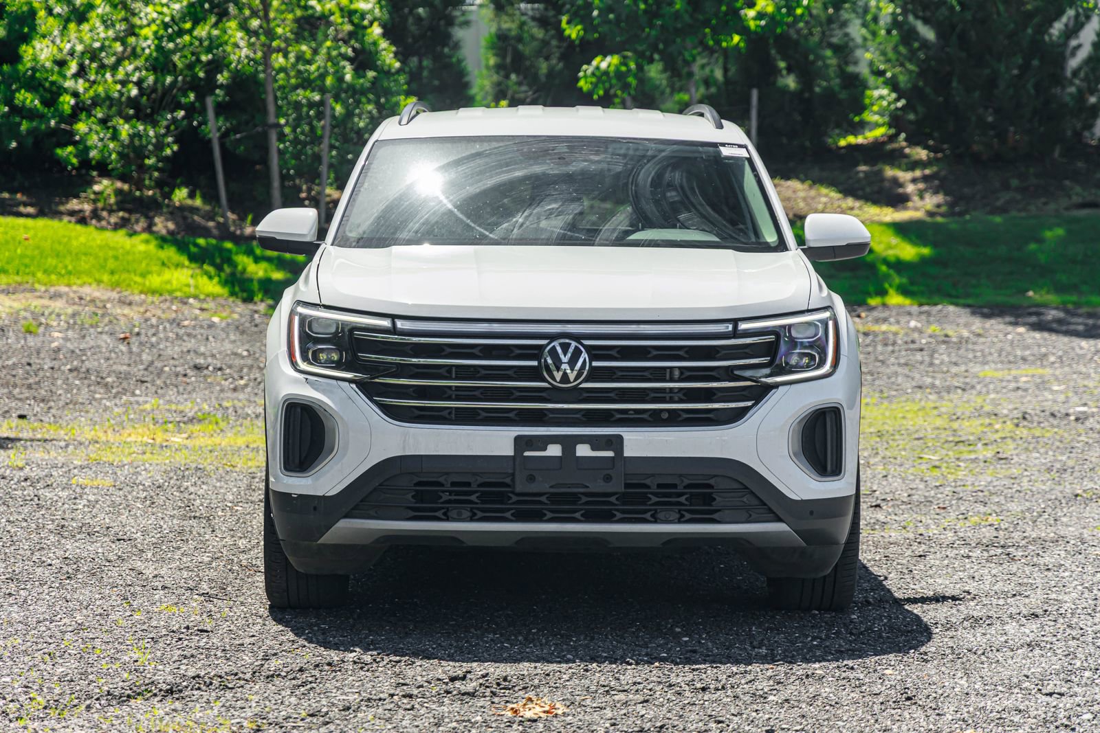 Used 2024 Volkswagen Atlas SE AWD/4WD image 2