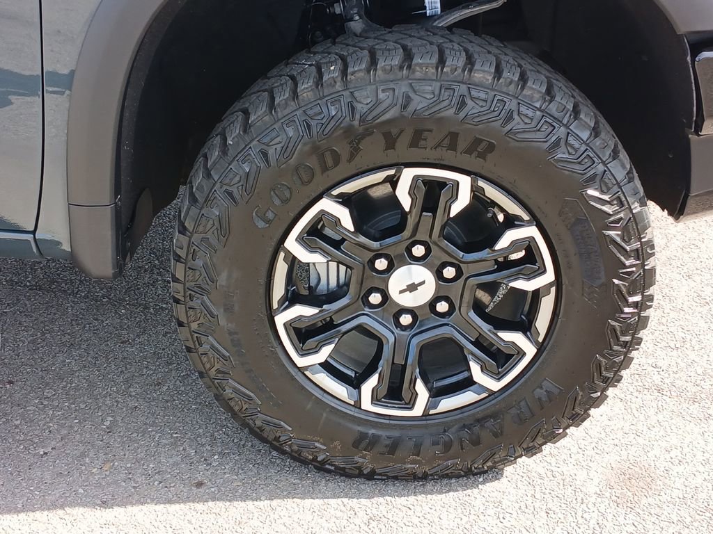 Used 2026 Chevrolet Silverado 1500 ZR2 image 34