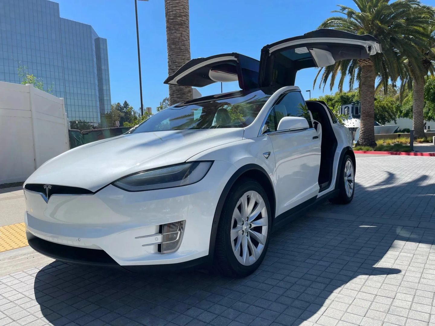 Used 2017 Tesla Model X 100D AWD/4WD image 4