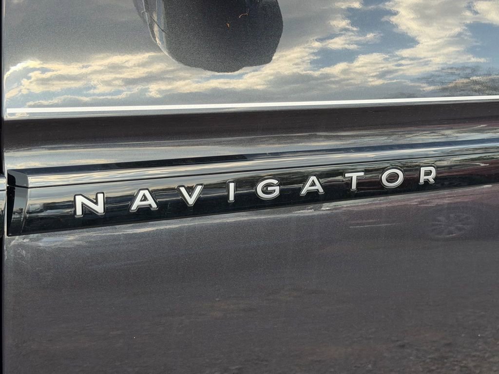 New 2025 Lincoln Navigator L Black Label AWD/4WD image 27