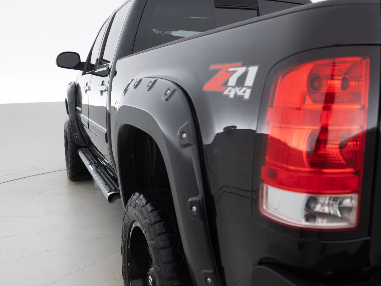 Used 2013 GMC Sierra 2500 Denali w/ Suspension Package, Off-Road AWD/4WD image 13