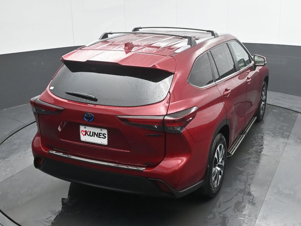 Used 2024 Toyota Highlander XLE image 36