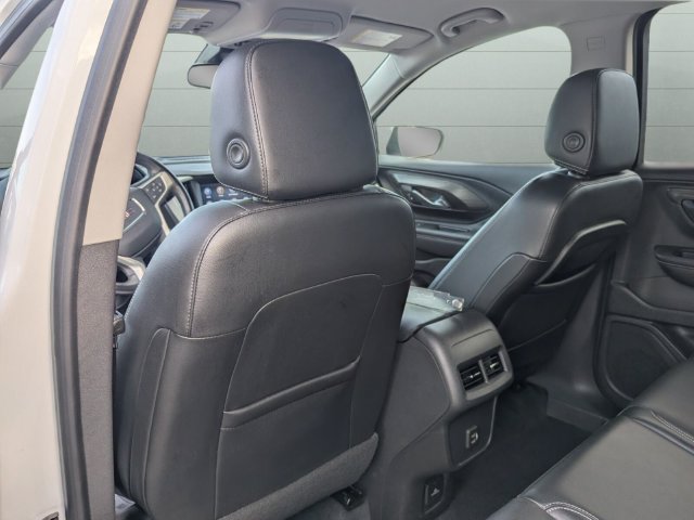 Used 2022 GMC Terrain SLT w/ Tech Package FWD image 31