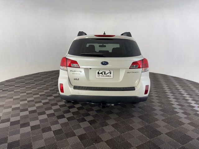 Used 2011 Subaru Outback 2.5i Limited image 8