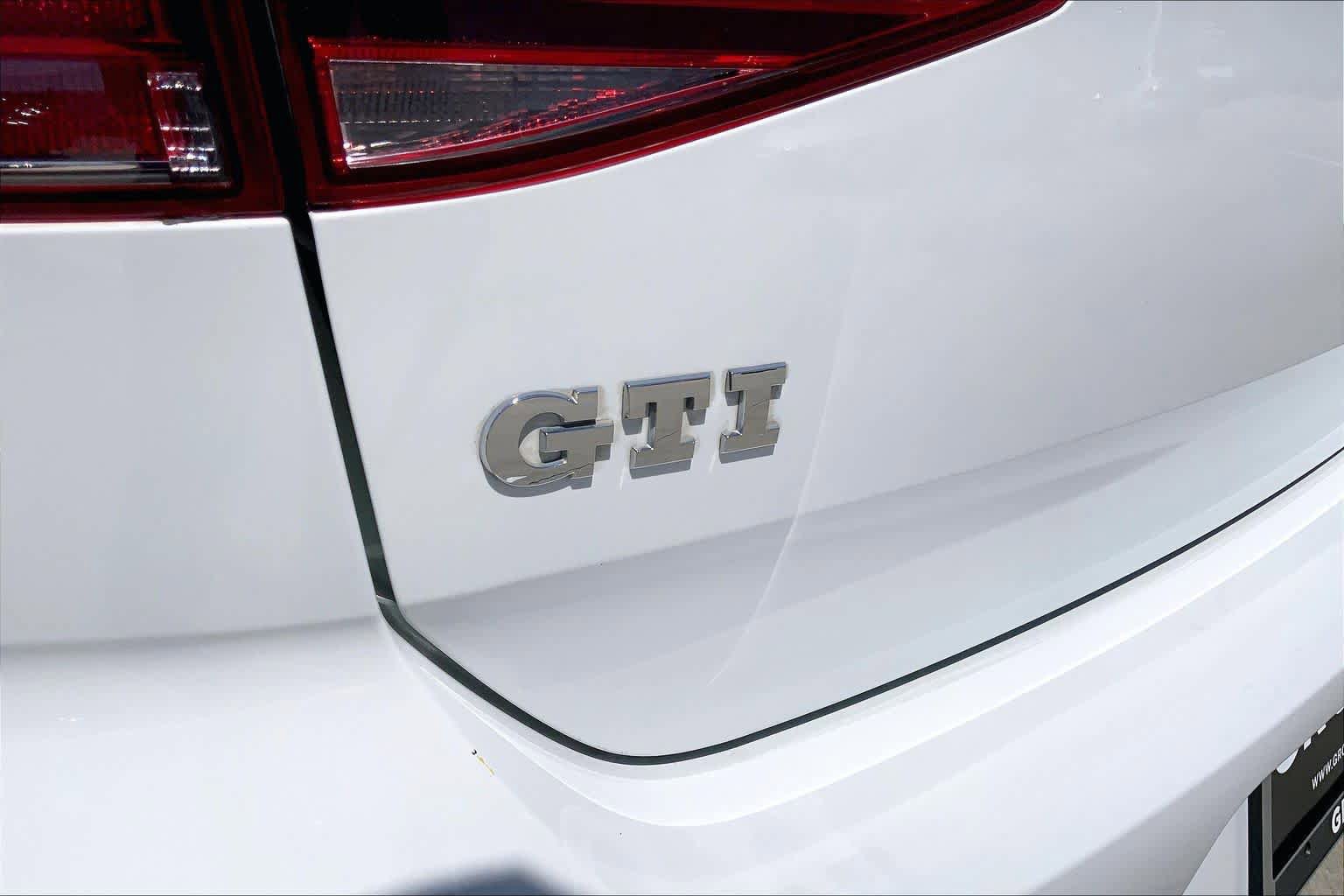 Used 2015 Volkswagen GTI S w/ Lighting Package (SEL) FWD image 9