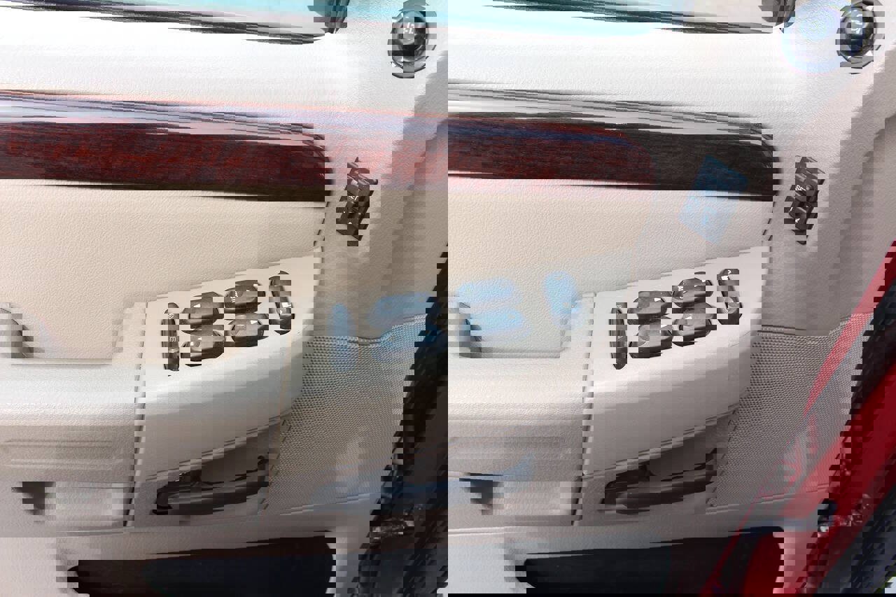 Used 2005 Ford Explorer Limited AWD/4WD image 10