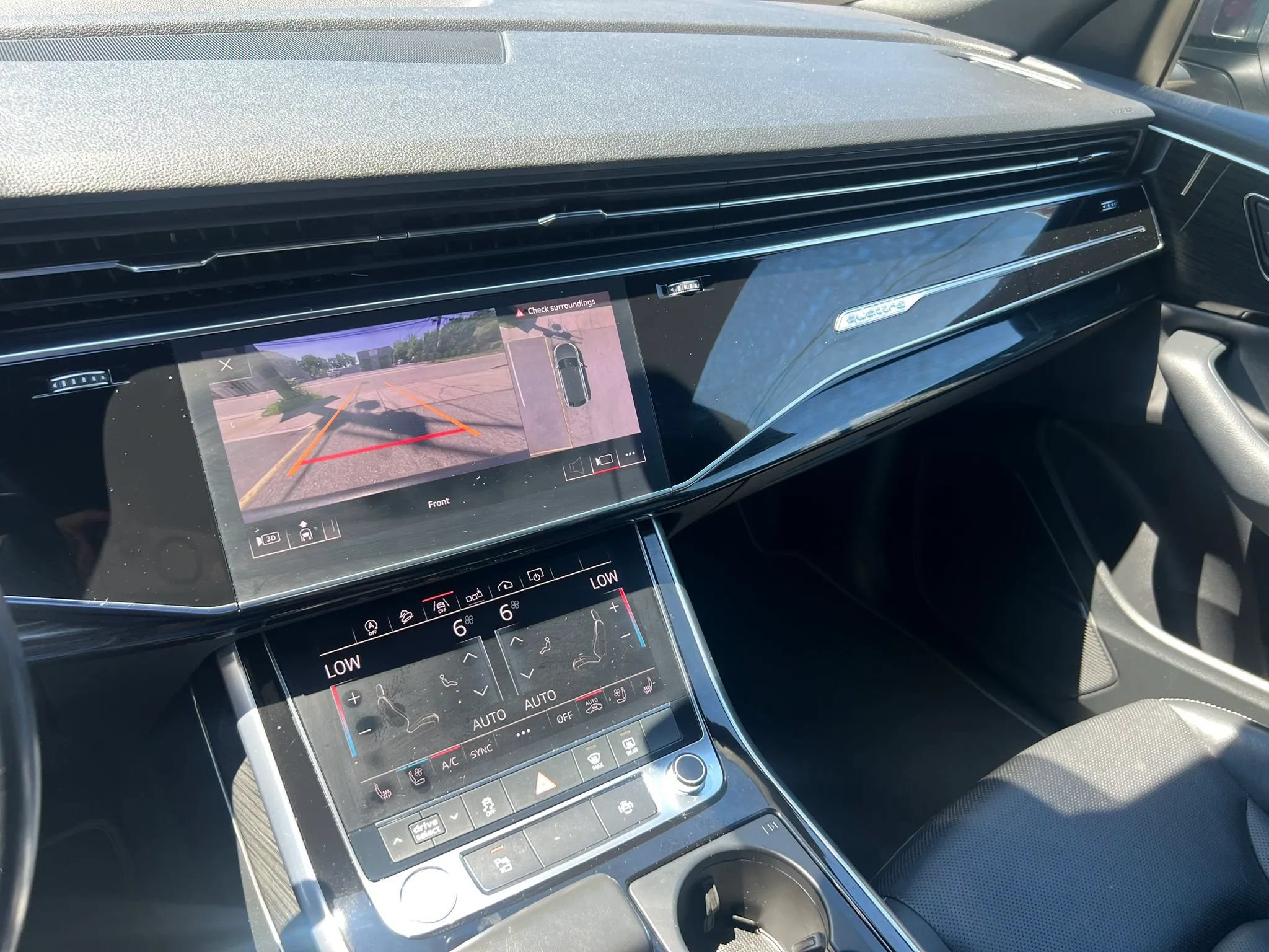Used 2019 Audi Q8 Premium Plus AWD/4WD image 24