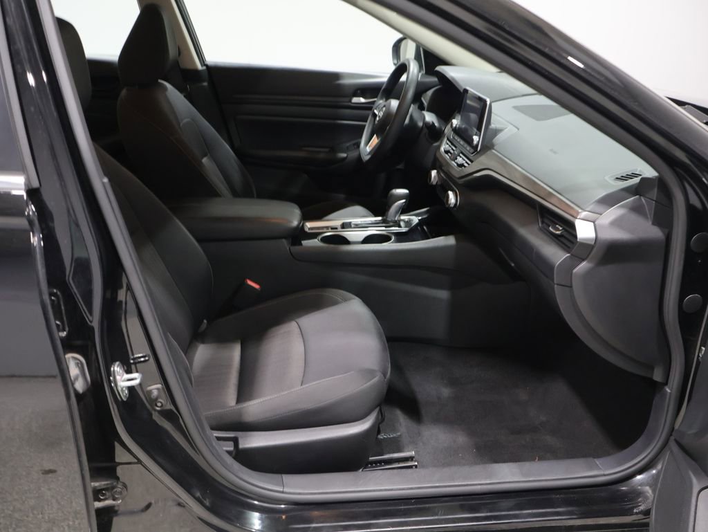 Used 2024 Nissan Altima 2.5 SV AWD/4WD image 21