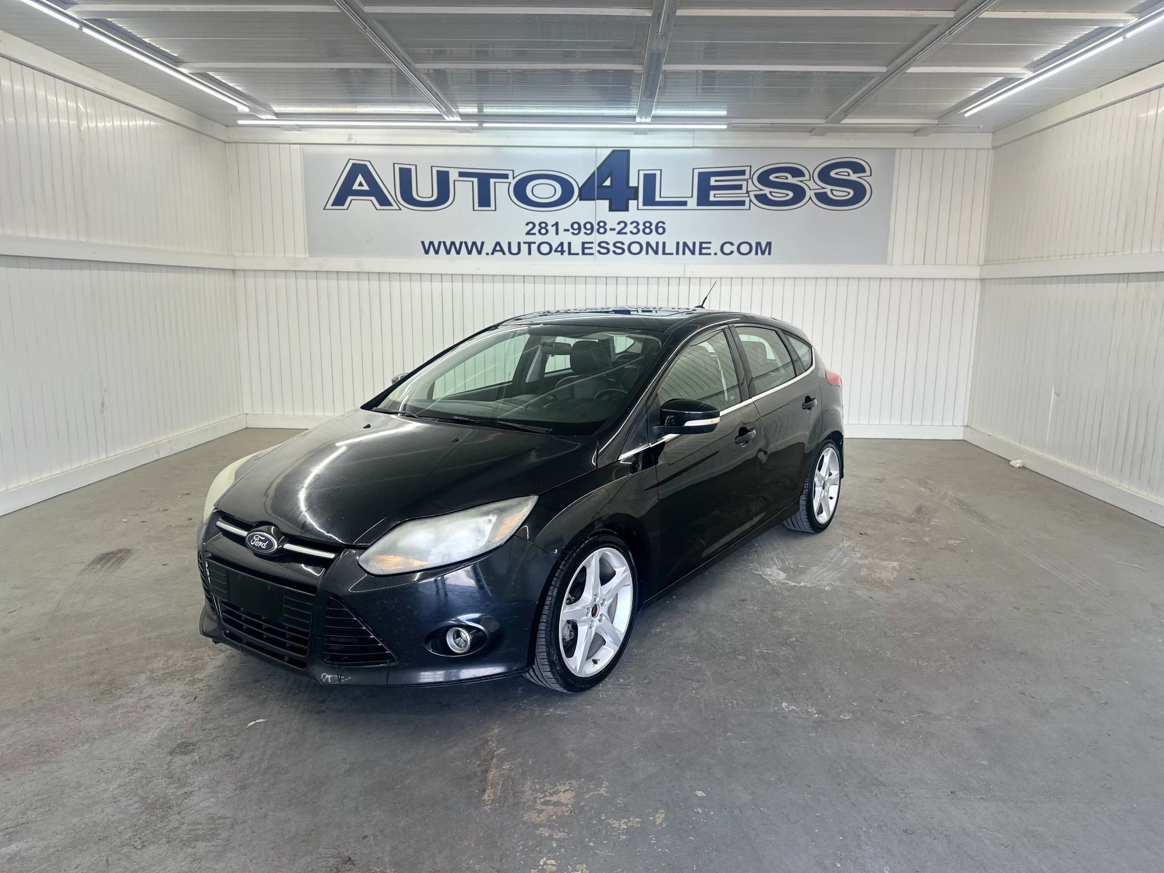 Used 2013 Ford Focus Titanium w/ Titanium Handling Pkg FWD image 1