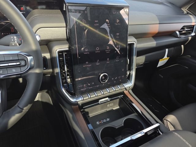 New 2025 GMC Yukon XL Denali w/ Sun & Power Step Package image 38