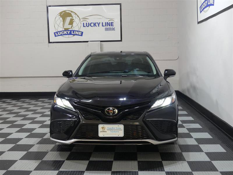 Used 2022 Toyota Camry XSE image 2