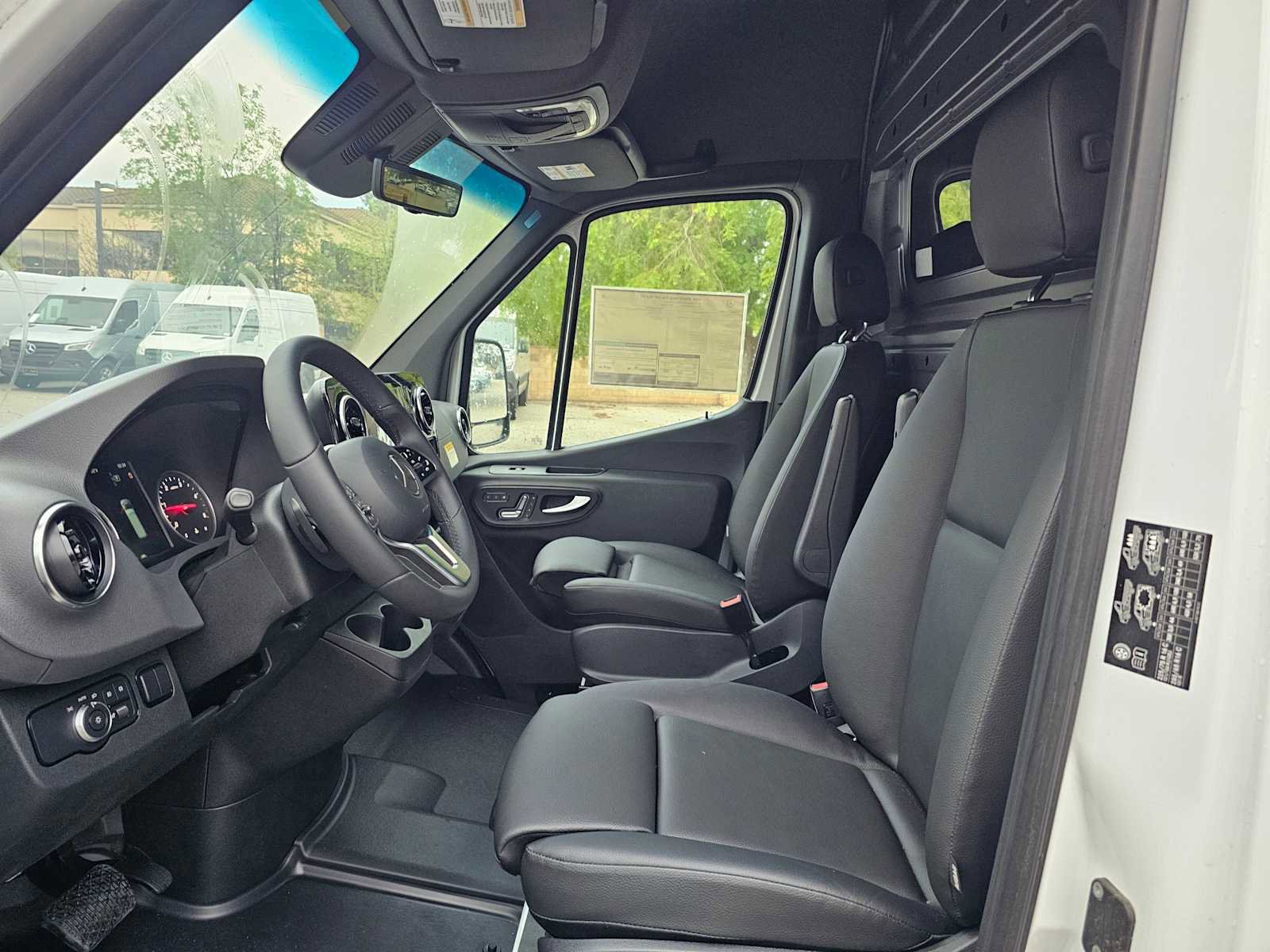 Used 2024 Mercedes-Benz Sprinter 3500 image 19