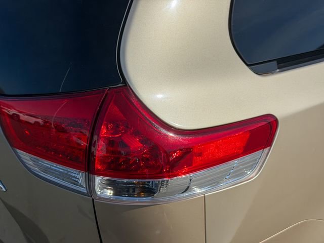 Used 2014 Toyota Sienna Limited w/ Limited Premium Package image 6