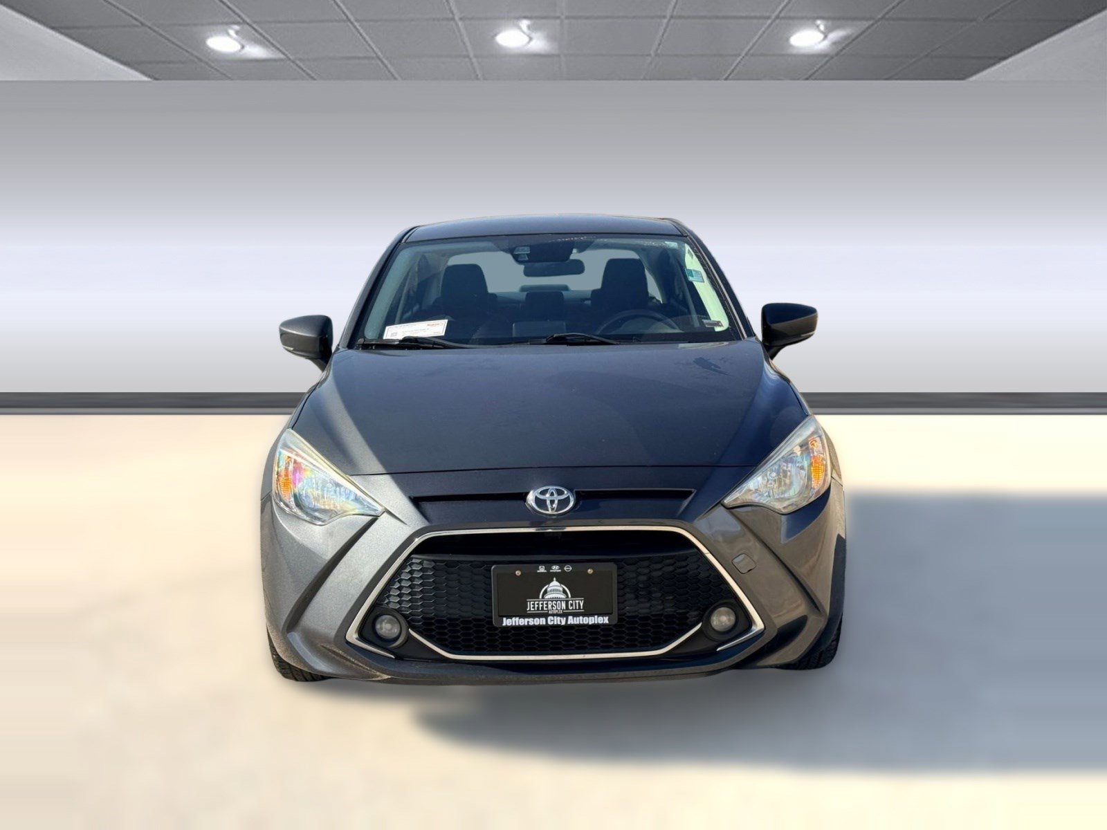 Used 2019 Toyota Yaris LE image 5