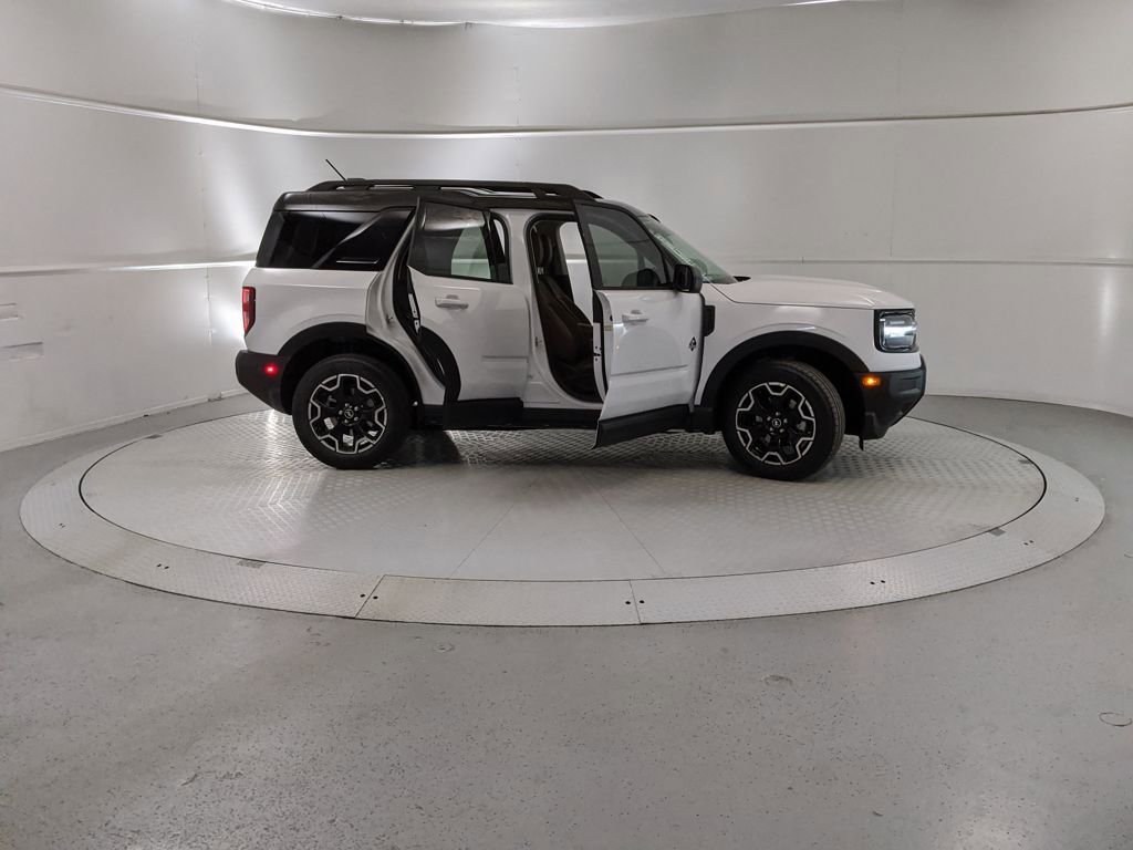 New 2025 Ford Bronco Sport Outer Banks image 8