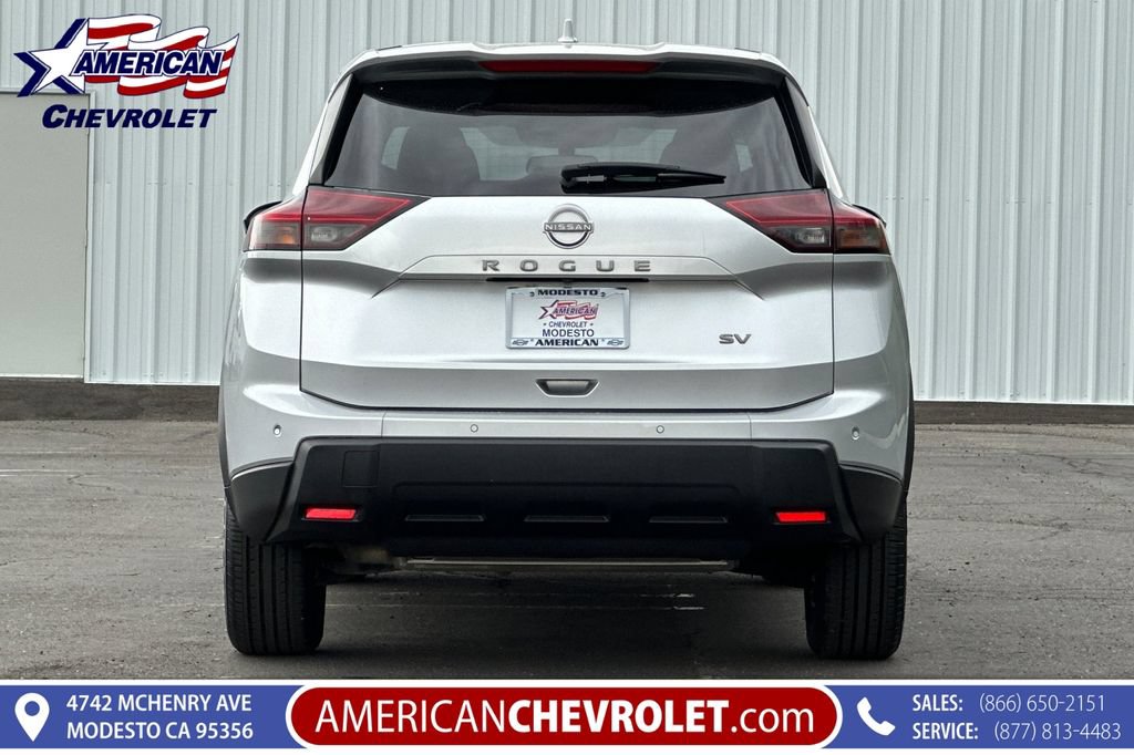 Used 2024 Nissan Rogue SV FWD image 5