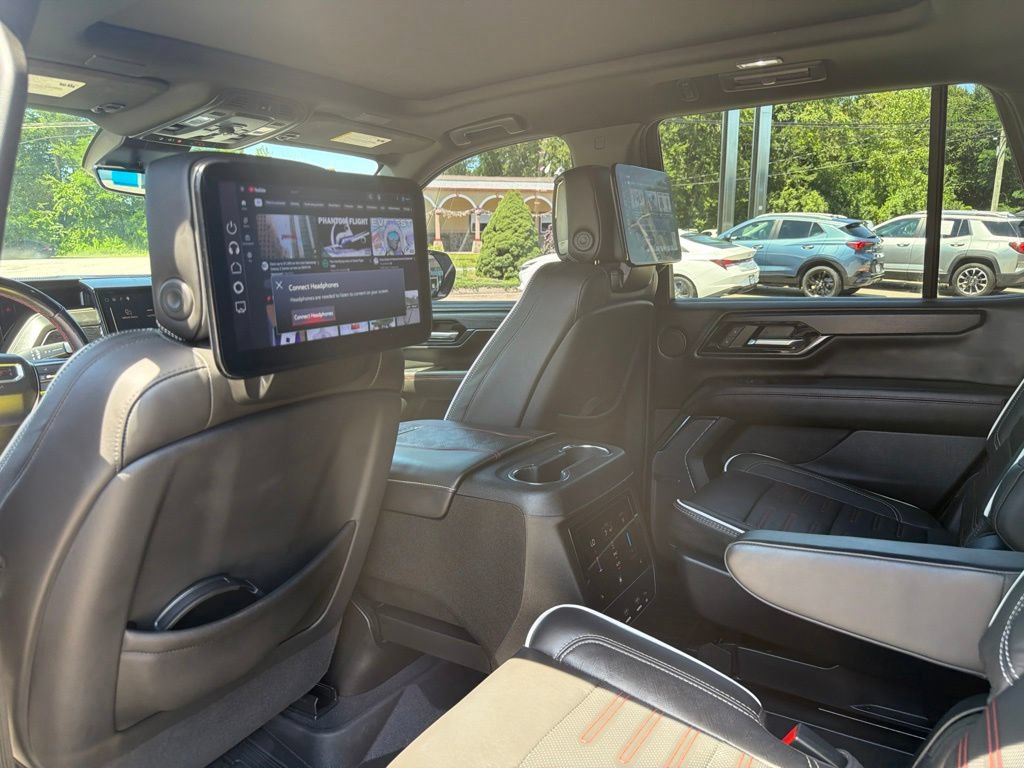 Certified 2025 GMC Yukon AT4 Ultimate w/ LPO, Floor Liner Package AWD/4WD image 38