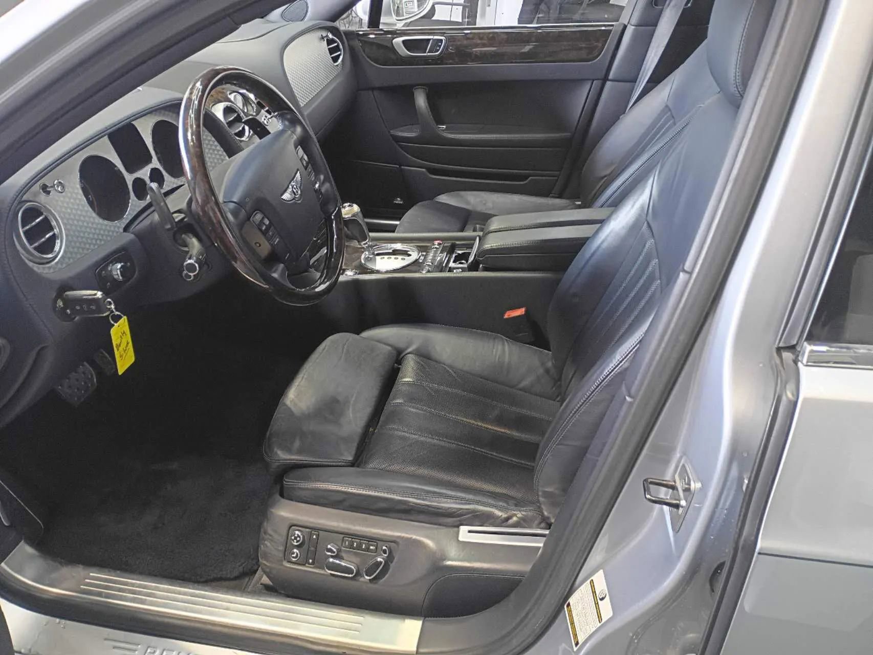 Used 2009 Bentley Flying Spur Flying Spur image 16