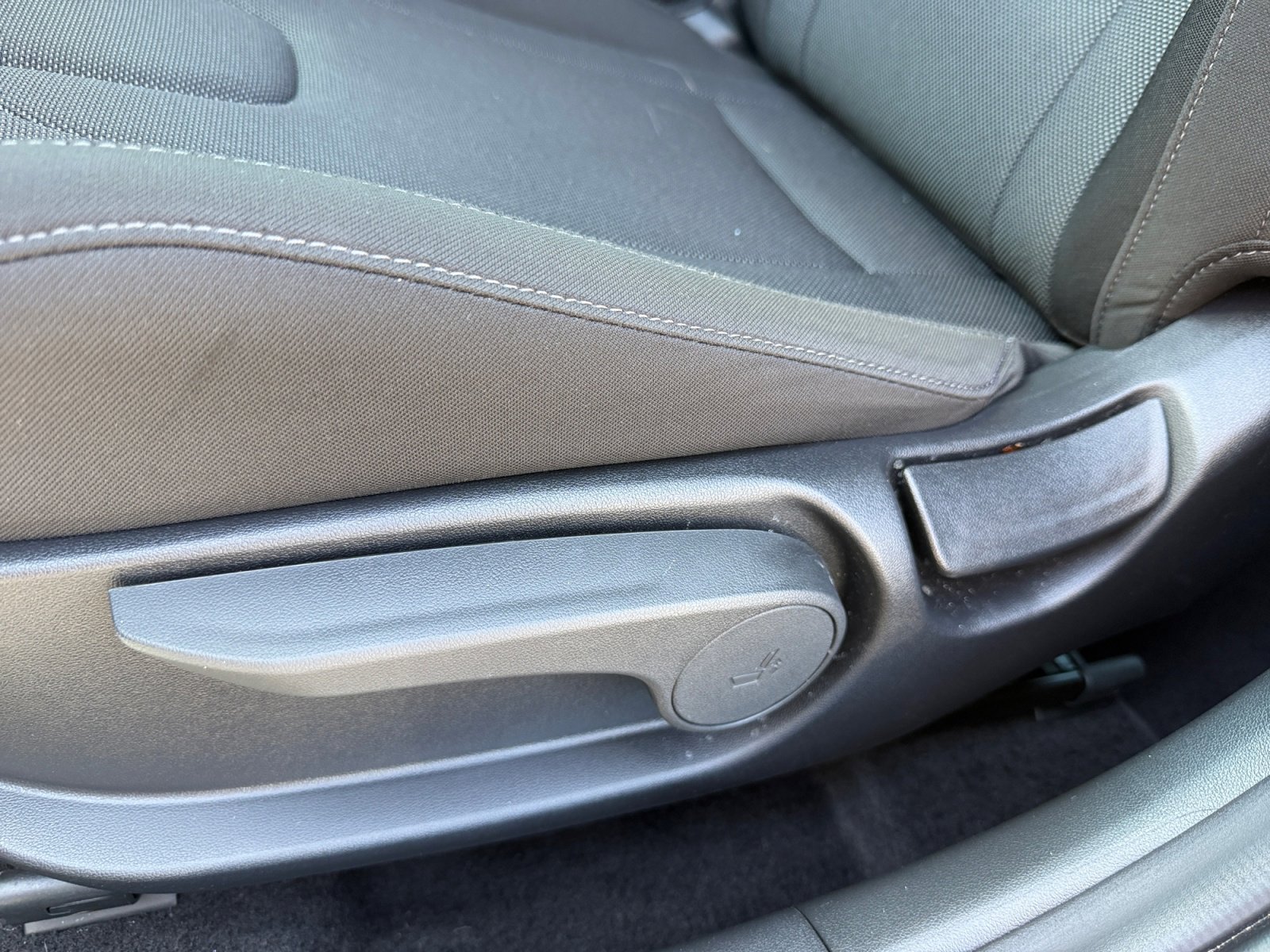 Certified 2025 Hyundai Elantra Sport FWD image 14