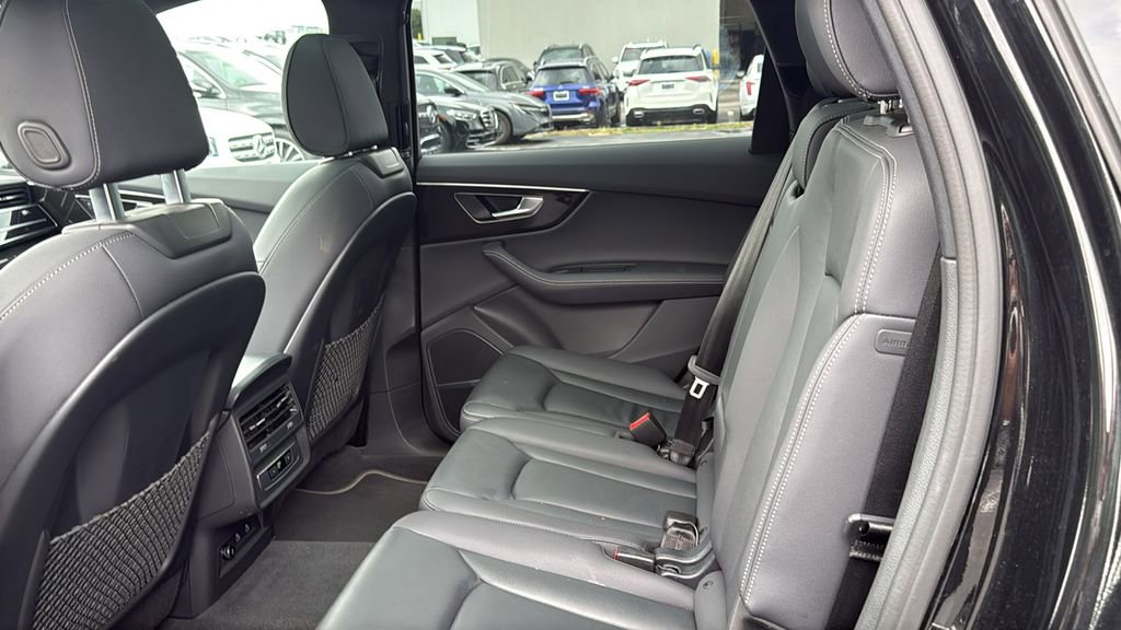 Used 2025 Audi Q7 3.0T Premium Plus AWD/4WD image 23