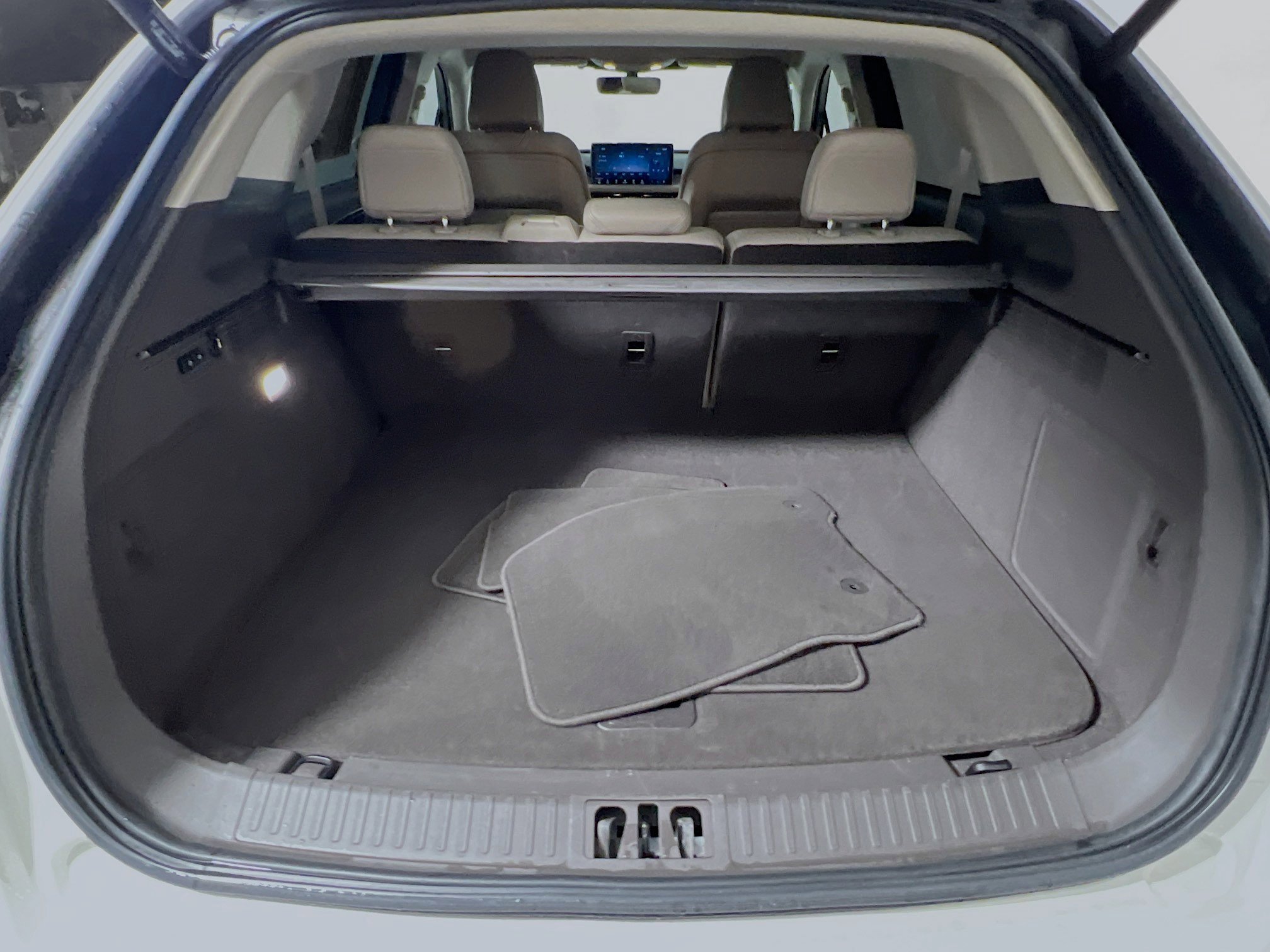 Used 2022 Lincoln Nautilus FWD w/ Premium Package image 34