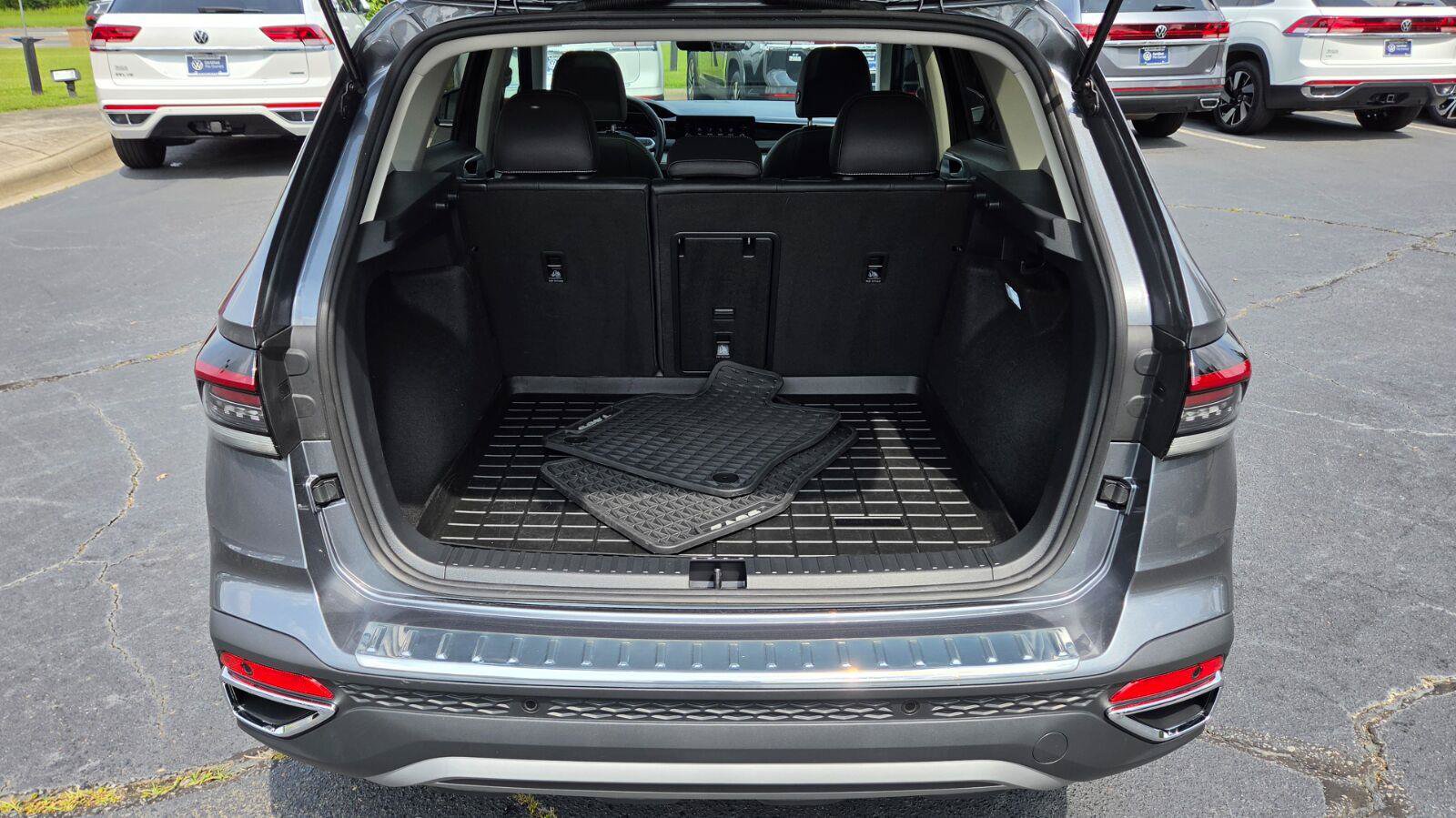 Certified 2025 Volkswagen Taos SEL AWD/4WD image 62