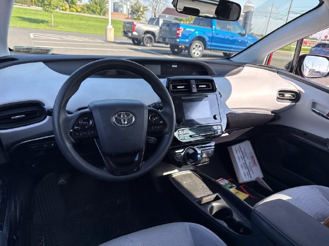 Used 2019 Toyota Prius LE FWD image 19