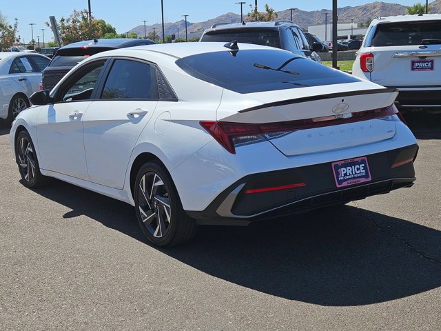 Used 2025 Hyundai Elantra SEL image 7