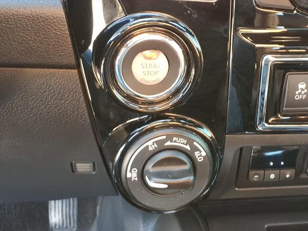 Used 2024 Nissan Titan Platinum Reserve w/ Moonroof Package image 20