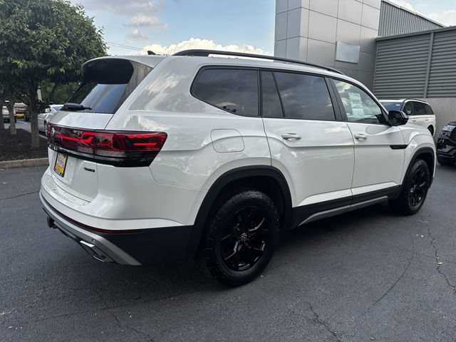 Used 2024 Volkswagen Atlas Peak Edition SE AWD/4WD image 5