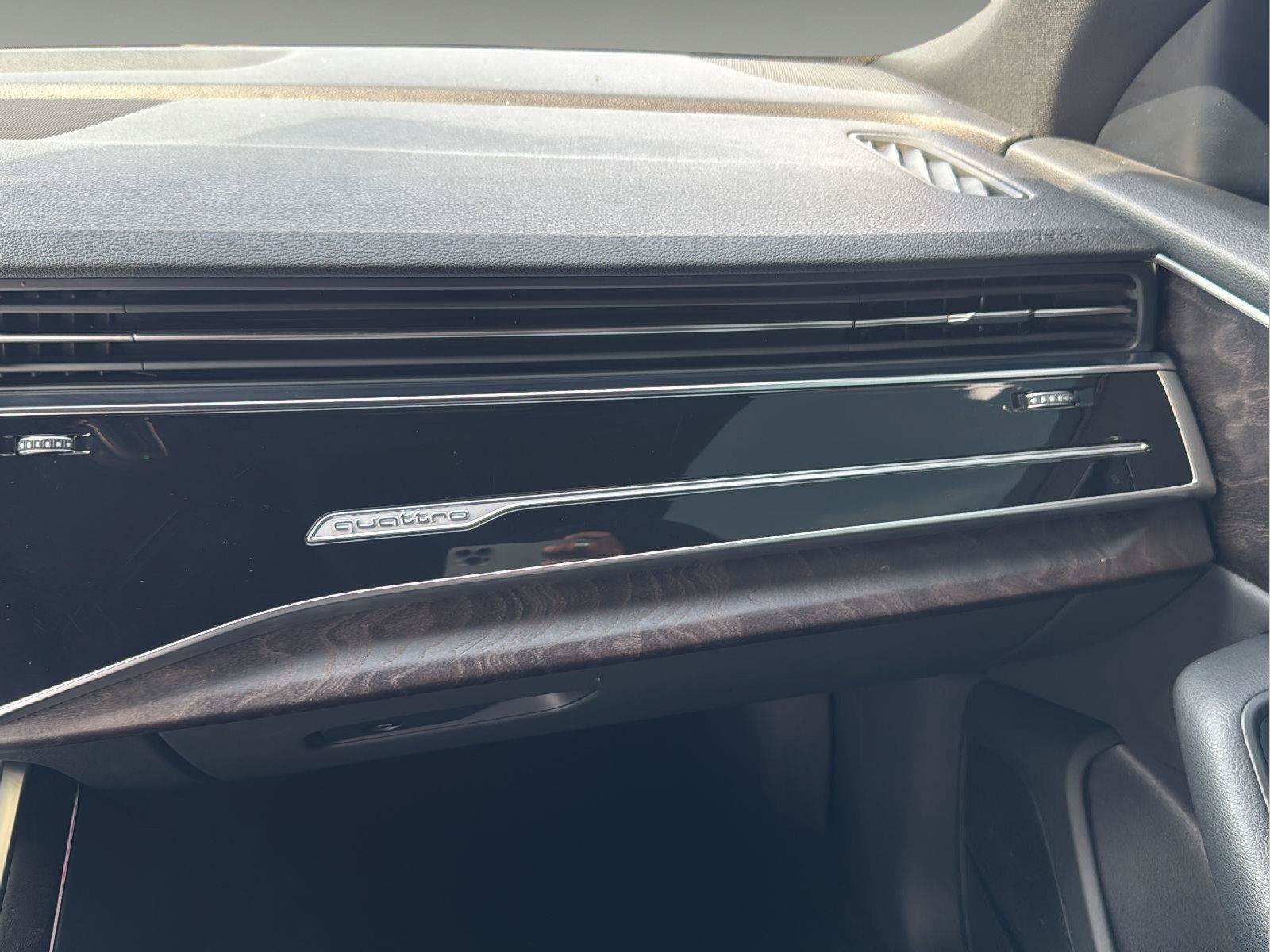 Used 2019 Audi Q8 Premium Plus w/ Premium Plus AWD/4WD image 19