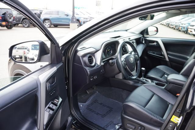 Used 2016 Toyota RAV4 Limited w/ Advanced Technology Package image 14