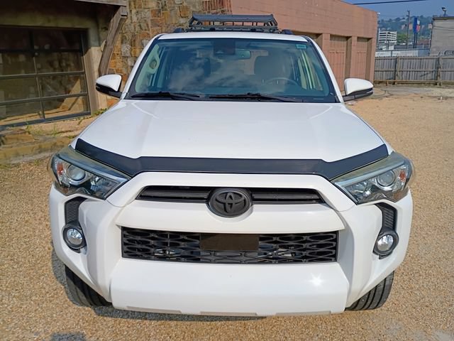 Used 2020 Toyota 4Runner SR5 Premium w/ Moonroof Package AWD/4WD image 4