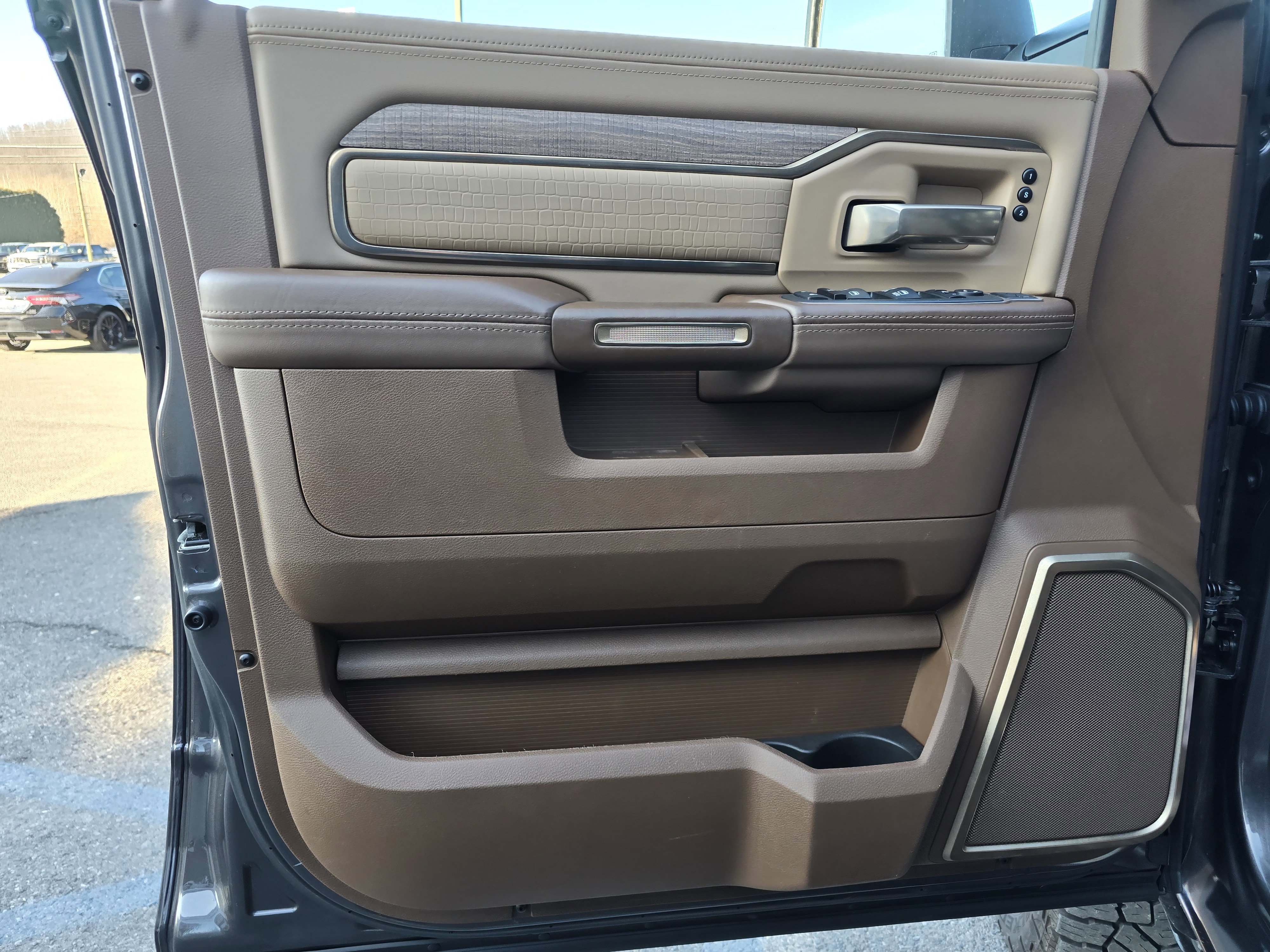 Used 2024 RAM 3500 Limited image 18