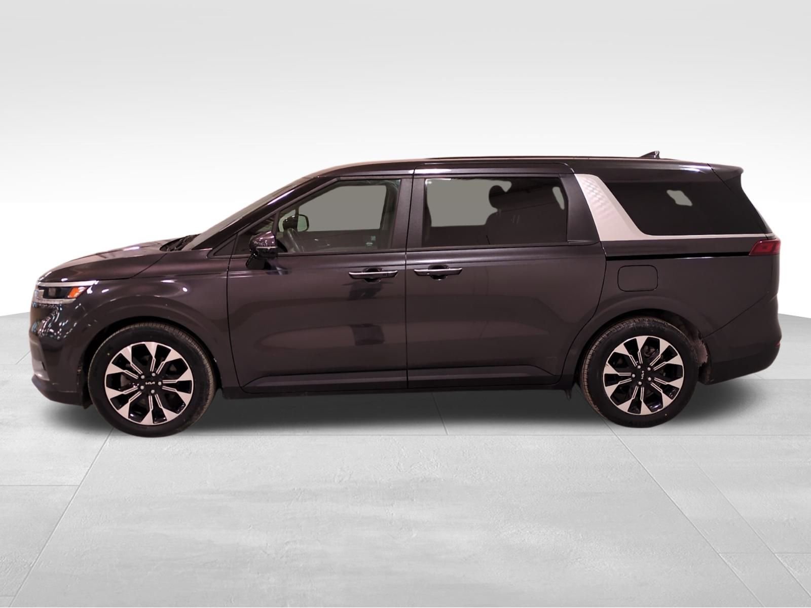Certified 2023 Kia Carnival EX image 8