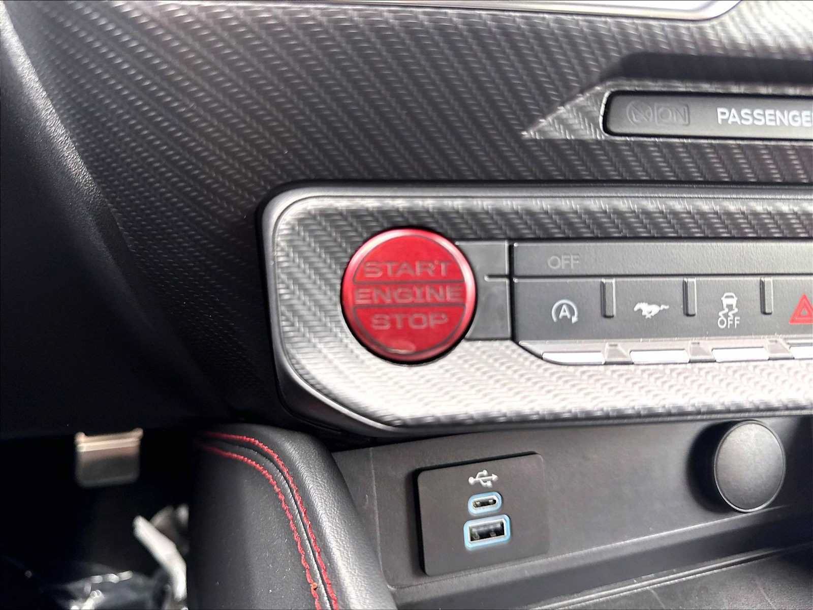 Used 2025 Ford Mustang GT Premium w/ GT Performance Package RWD image 33