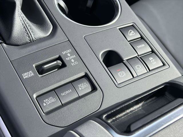 Used 2026 Toyota Highlander XLE image 28