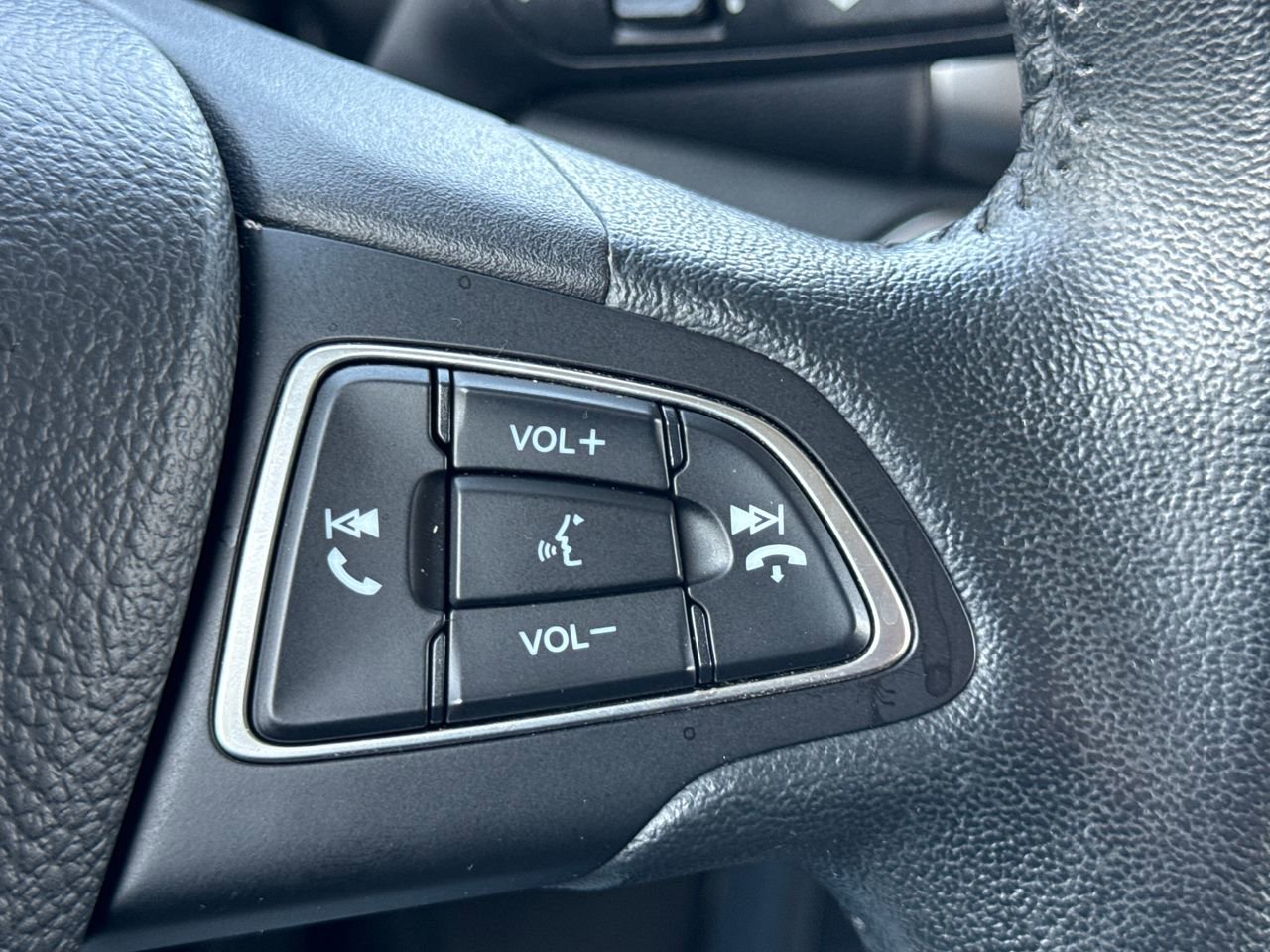 Used 2020 Ford EcoSport SE w/ SE Convenience Package image 22