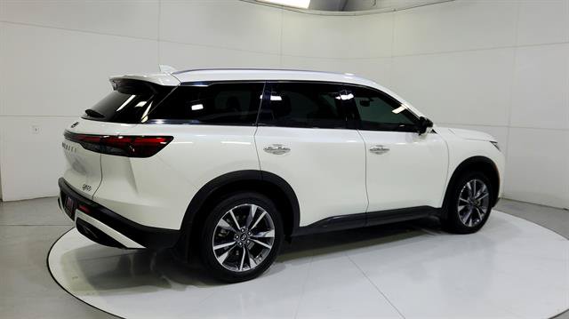 Used 2024 INFINITI QX60 Luxe w/ Vision Package FWD image 8