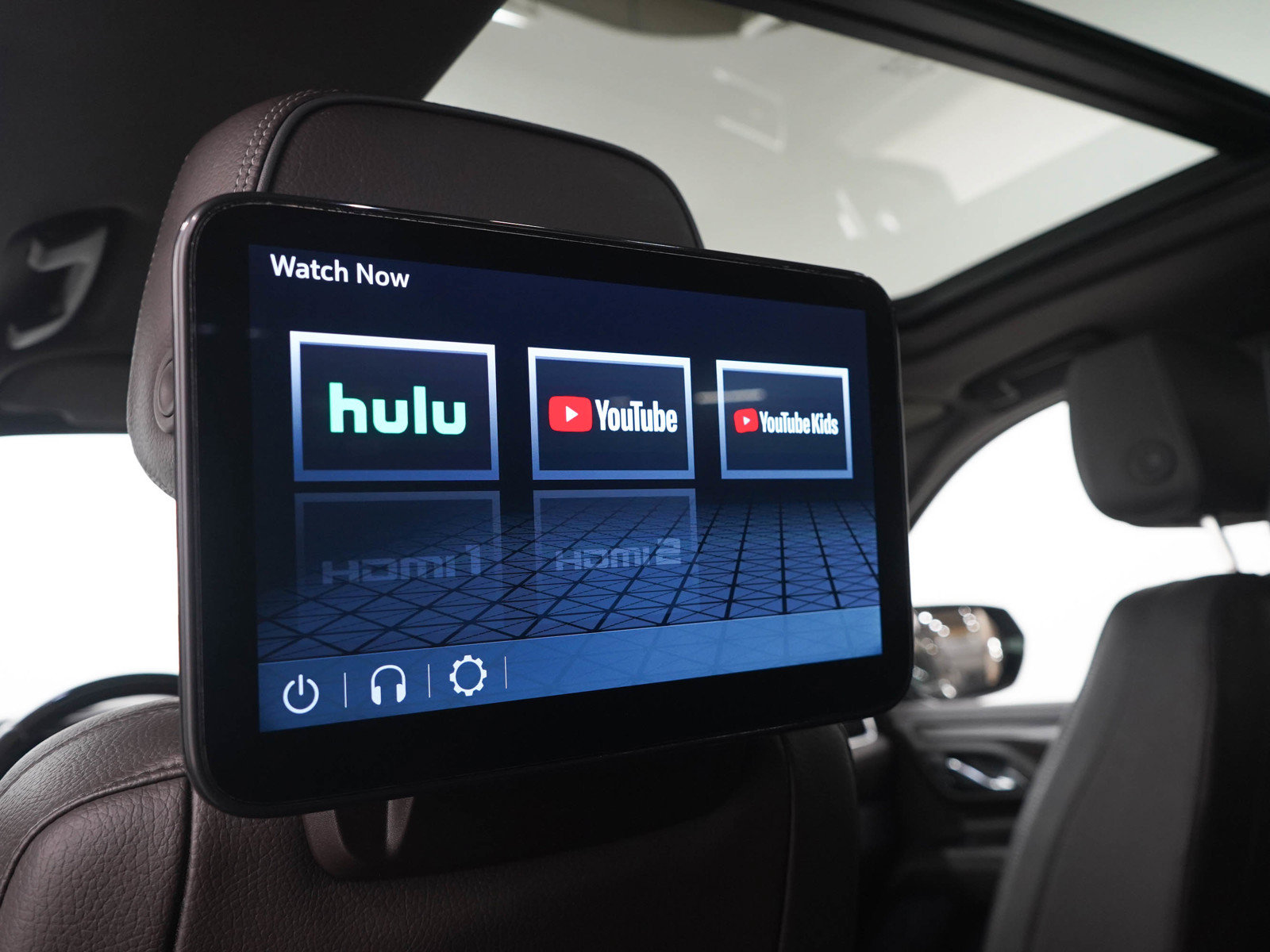 Used 2023 GMC Yukon XL Denali w/ Advanced Technology Package AWD/4WD image 17