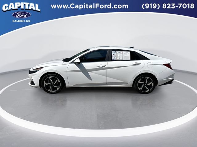 Used 2023 Hyundai Elantra Limited w/ Cargo Package FWD image 5