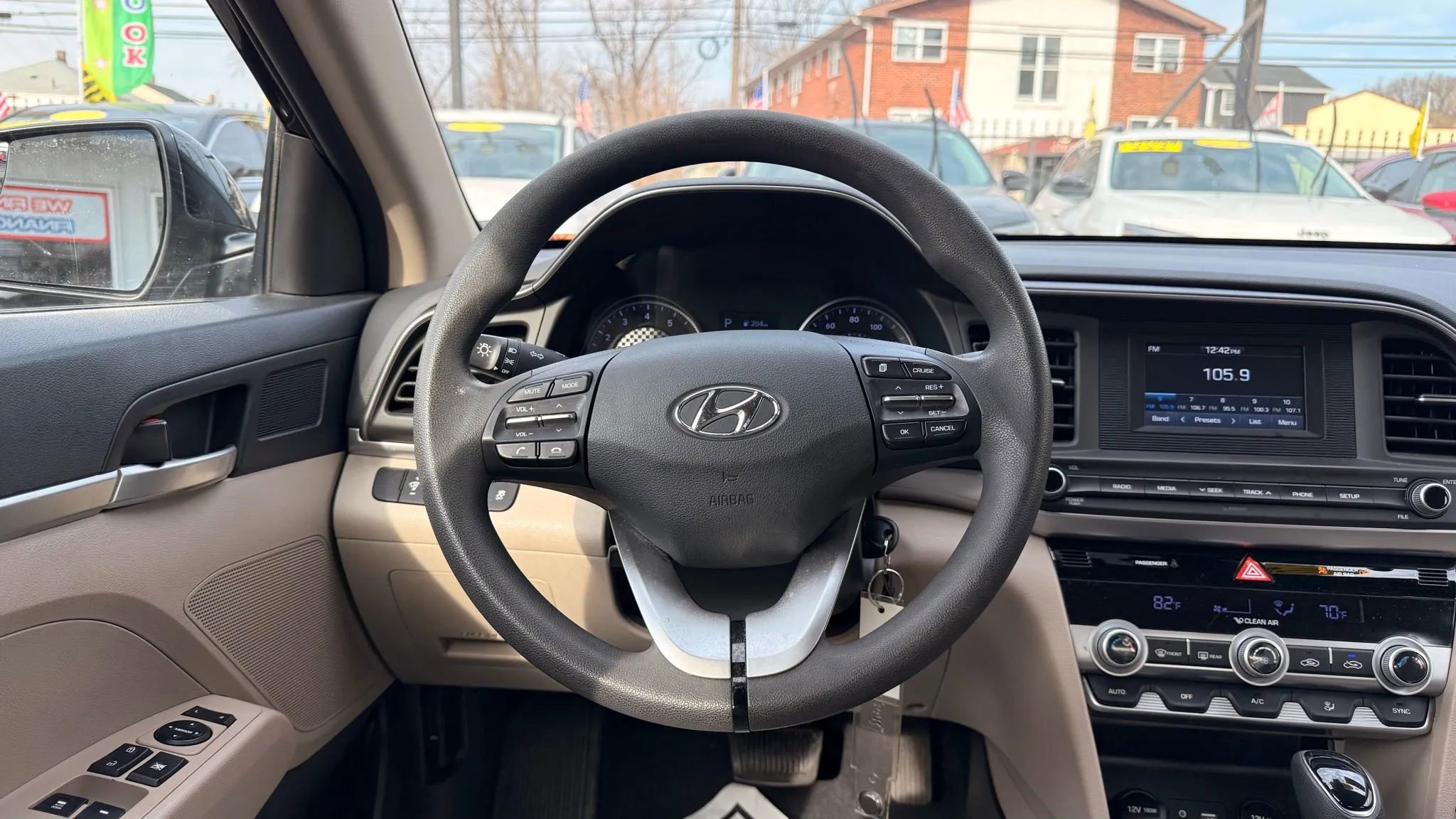 Used 2020 Hyundai Elantra SE image 23