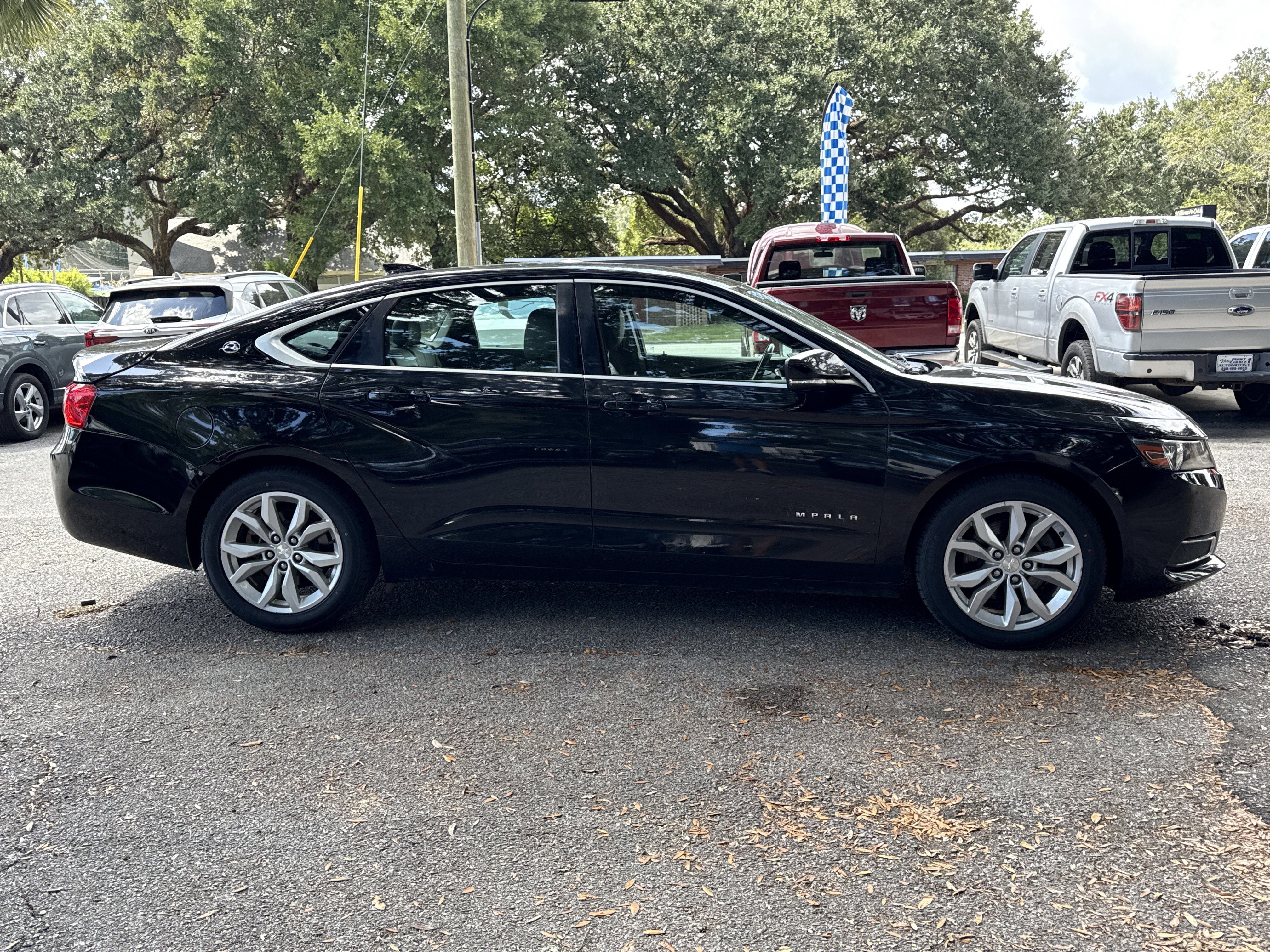 Used 2017 Chevrolet Impala LT image 6