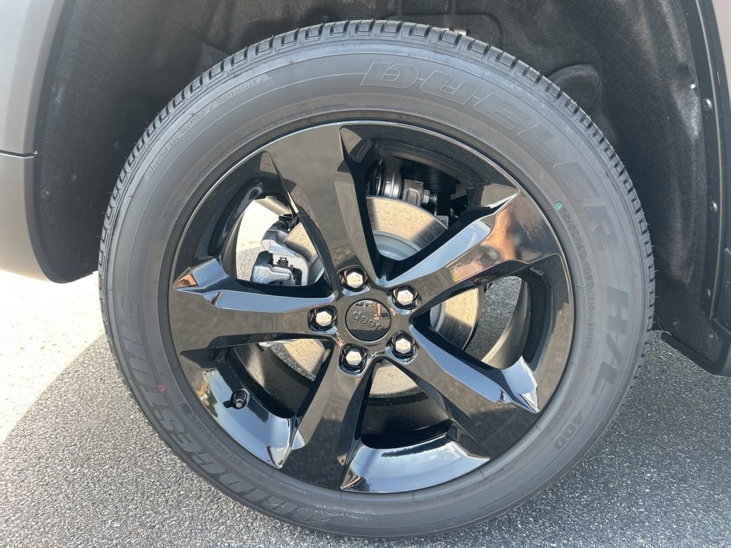 New 2025 Jeep Grand Cherokee Laredo image 14