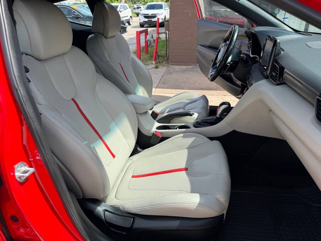 Used 2019 Hyundai Veloster Turbo Ultimate FWD image 14