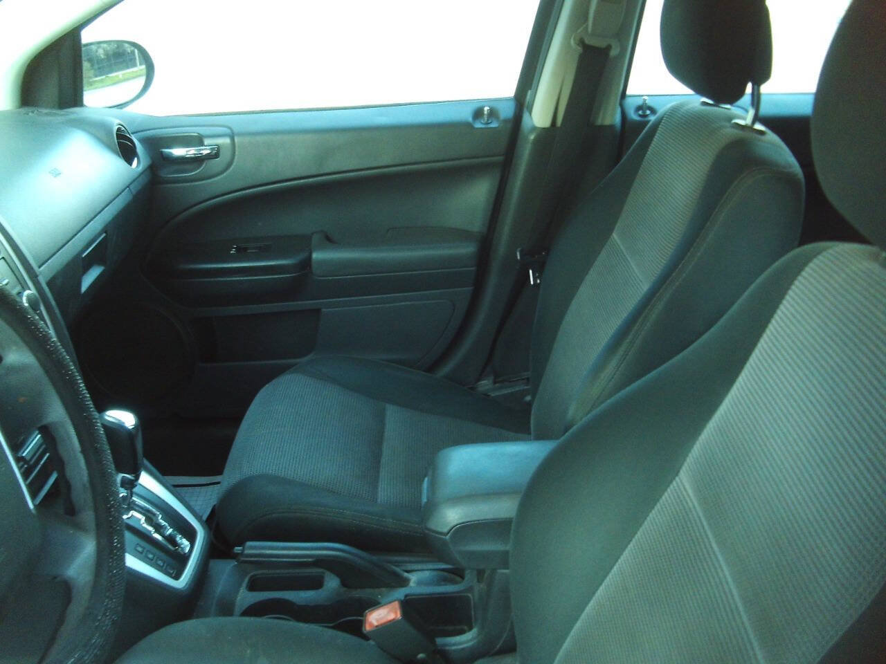 Used 2010 Dodge Caliber SXT FWD image 10