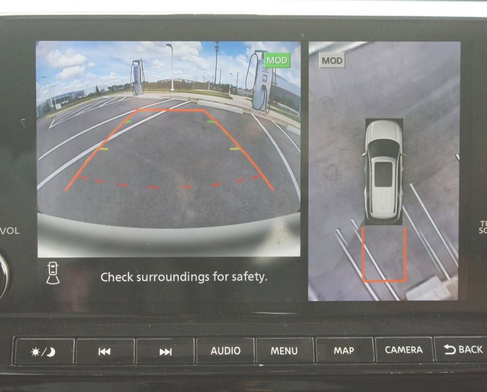 Used 2023 Nissan Pathfinder Platinum w/ Lighting Package (N93) FWD image 8