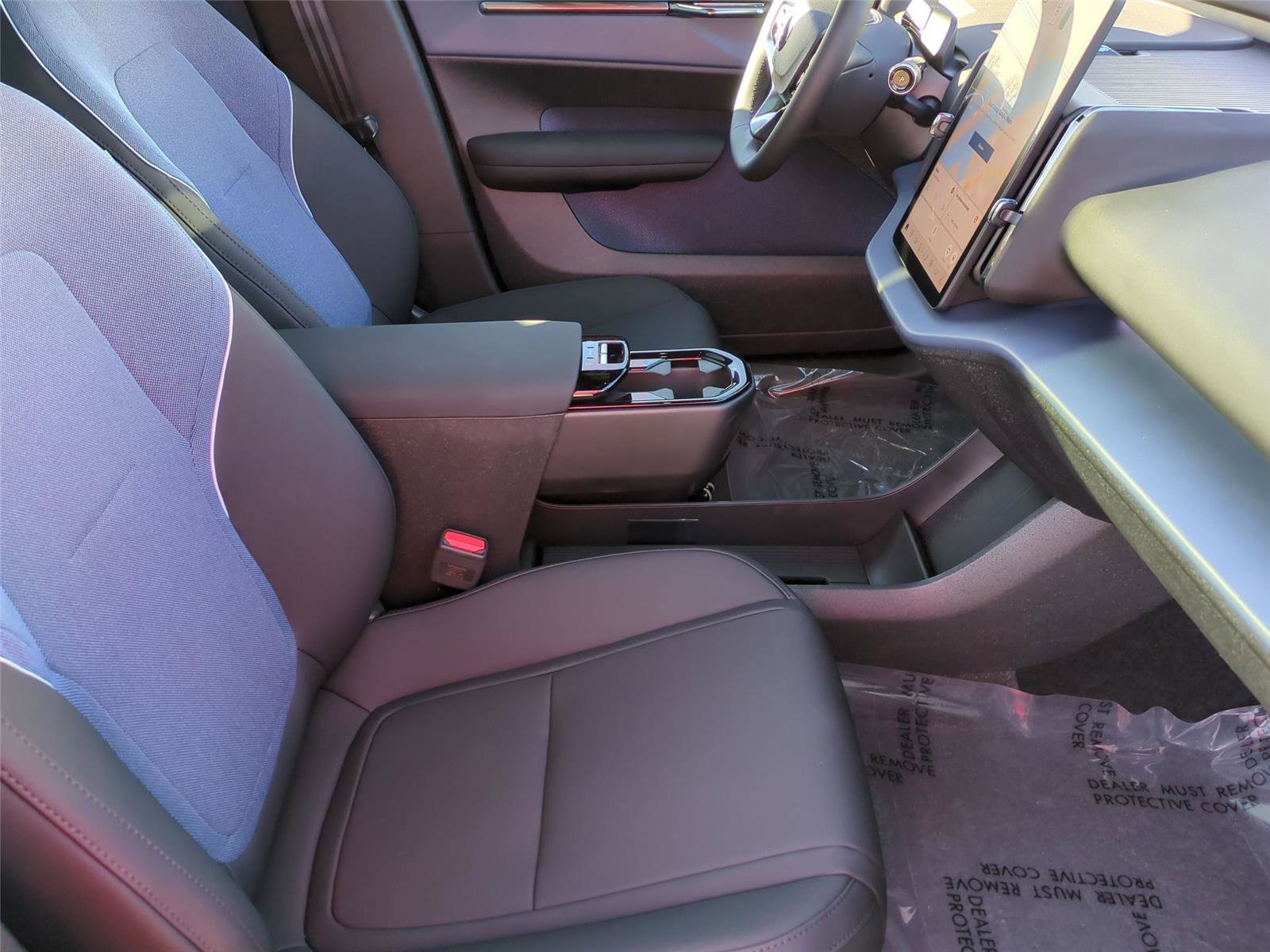 New 2026 Volvo EX30 Plus w/ Protection Package Premier image 19